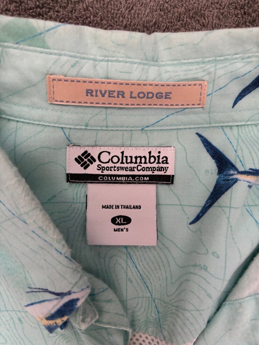 Men’s Columbia Shirt - Picture 2 of 4